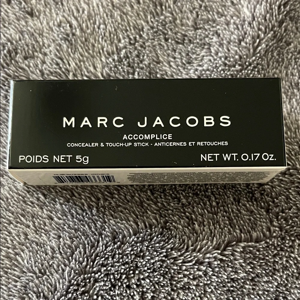 Marc Jacobs Fair 10 Accomplice Concealer